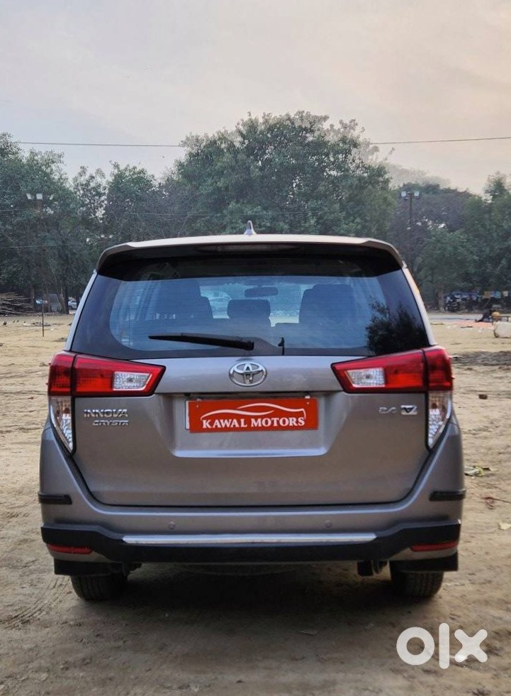 2024 Toyota Innova Crysta Cng Auto