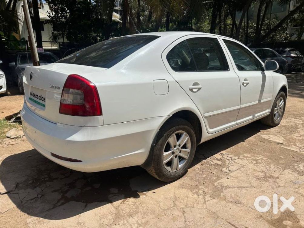 Skoda Laura 2012 Petrol Urgent Sale