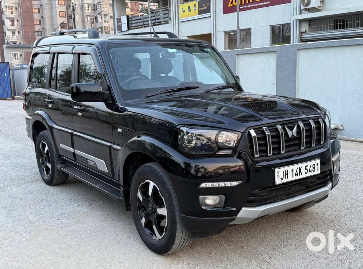 Mahindra Scorpio Classic 2015 Petrol