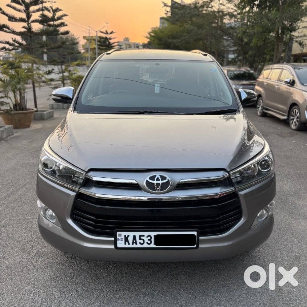 Toyota Innova Crysta 2024 - Mint