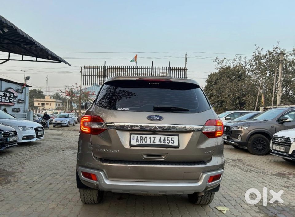 Ford Endeavour 2013 - Family Suv