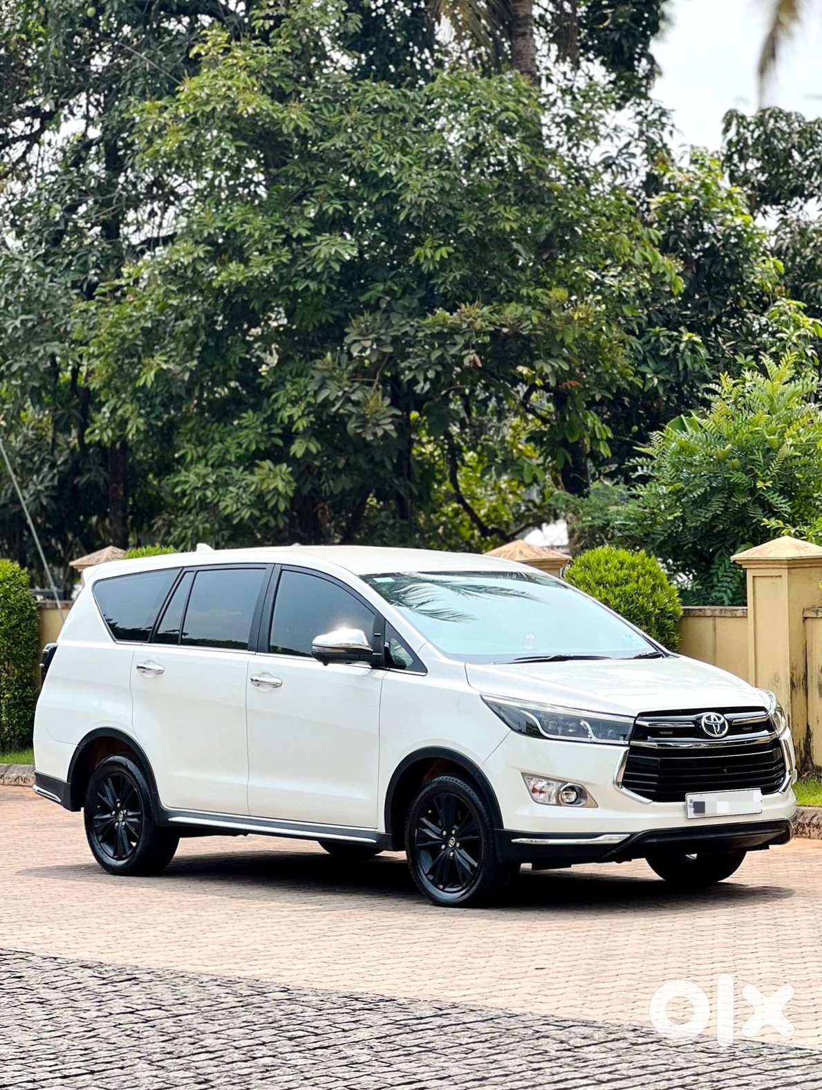 2025 Toyota Innova Crysta - Like New