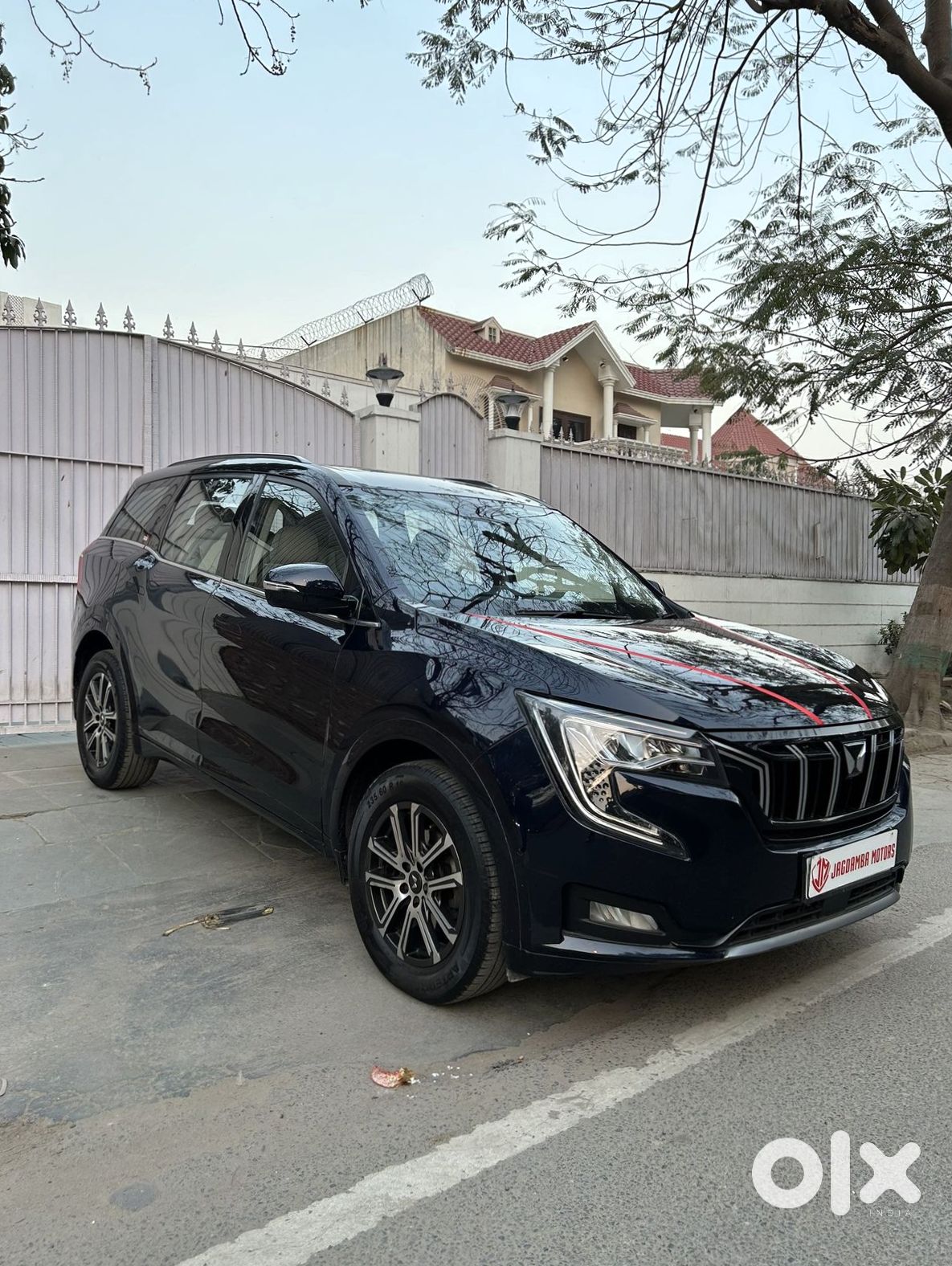 2024 Mahindra Xuv700 - Nearly New