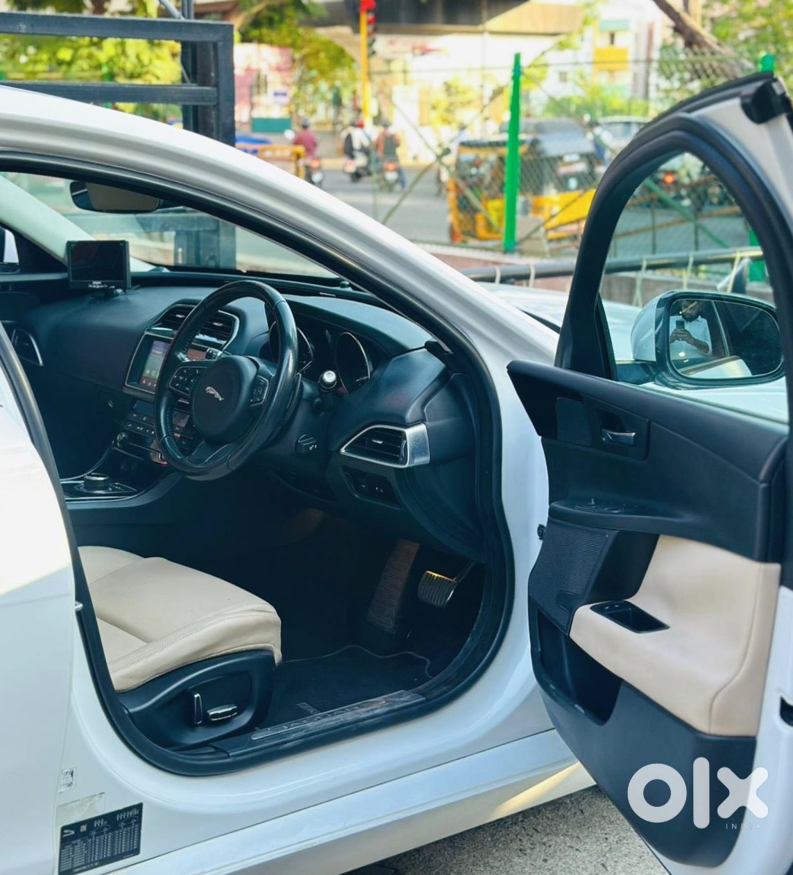 Jaguar Xe 2019 - Pristine Condition