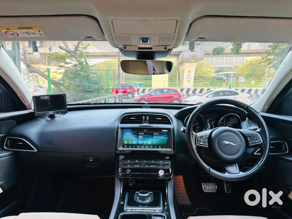 Jaguar Xe 2019 - Pristine Condition