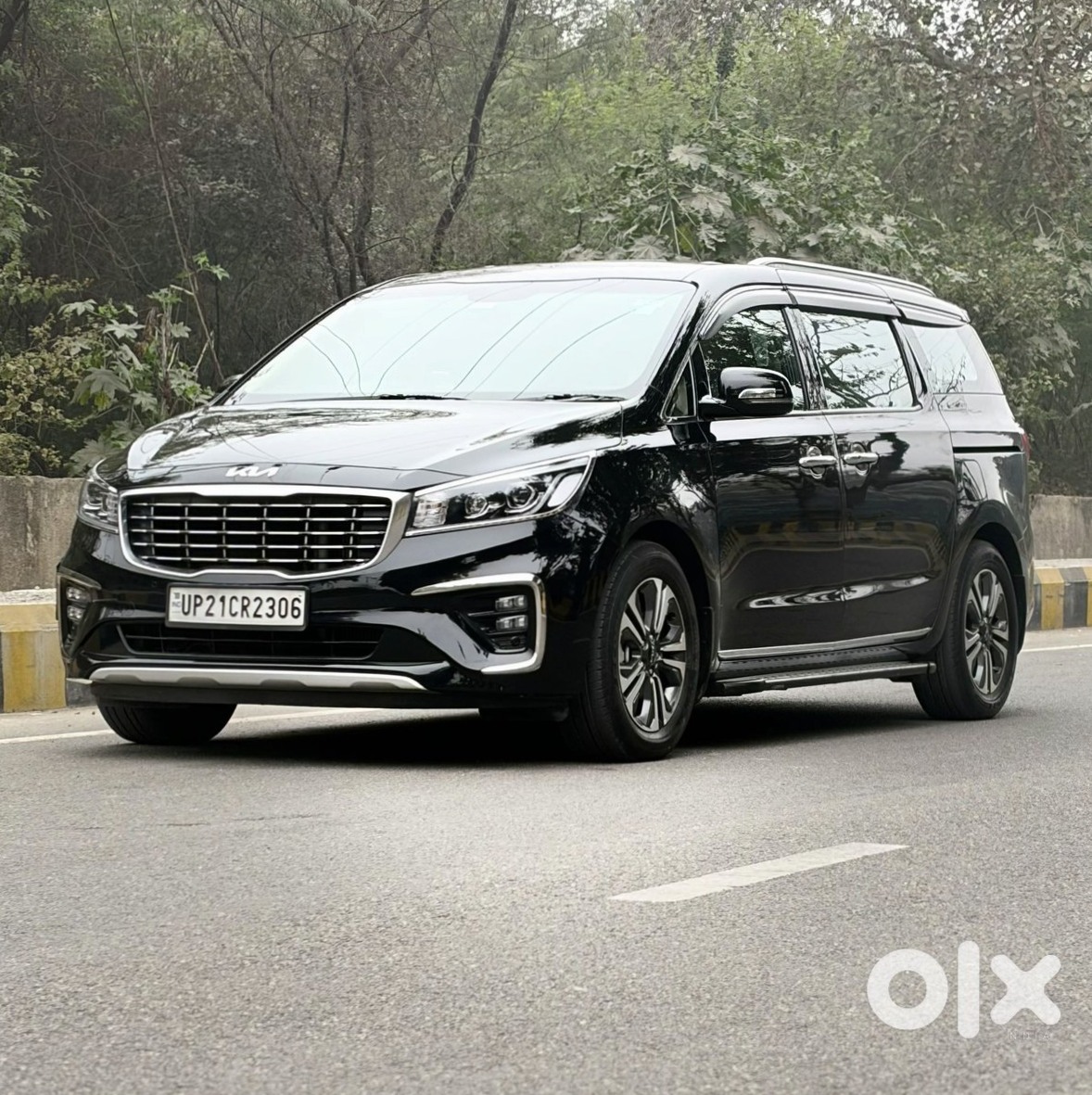 2023 Kia Carnival Cng Manual - Excellent Condition