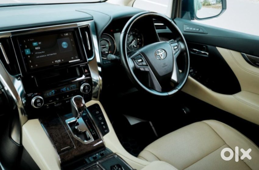 2020 Toyota Vellfire - Family Car