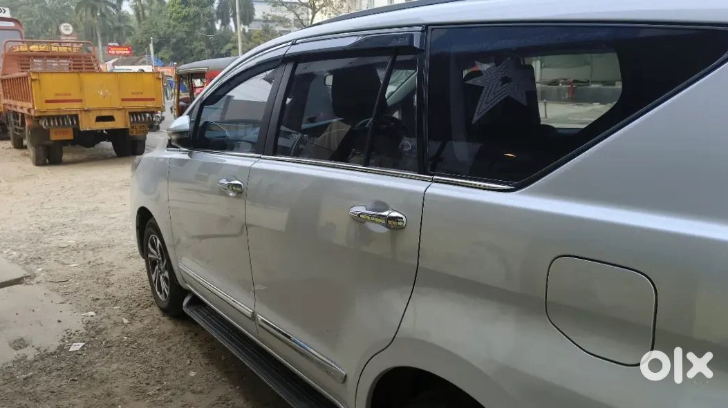 Toyota Innova Crysta 2025 - Family Car