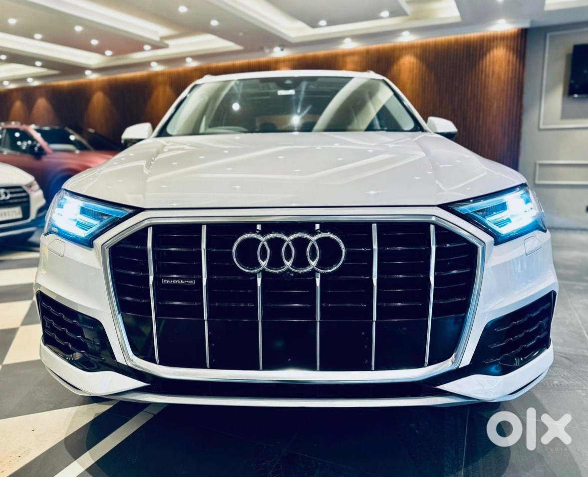 Audi Q7 Petrol Automatic - Premium