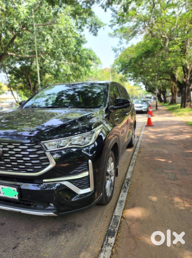 2023 Toyota Innova Hycross | Low Km | Diesel Automatic