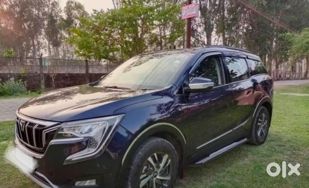 2025 Mahindra Xuv700 | ₹1741k | 16,588km | Petrol | Manual