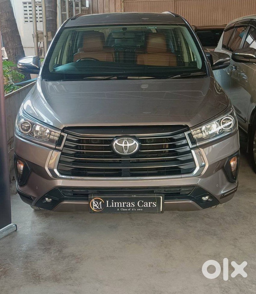 2022 Innova Crysta Petrol - Immaculate