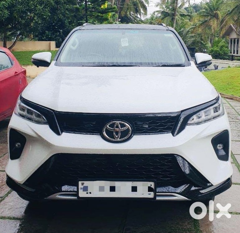 Toyota Fortuner Legender 2022 Cng