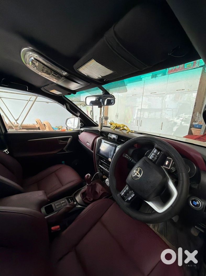 Toyota Fortuner - Premium Suv