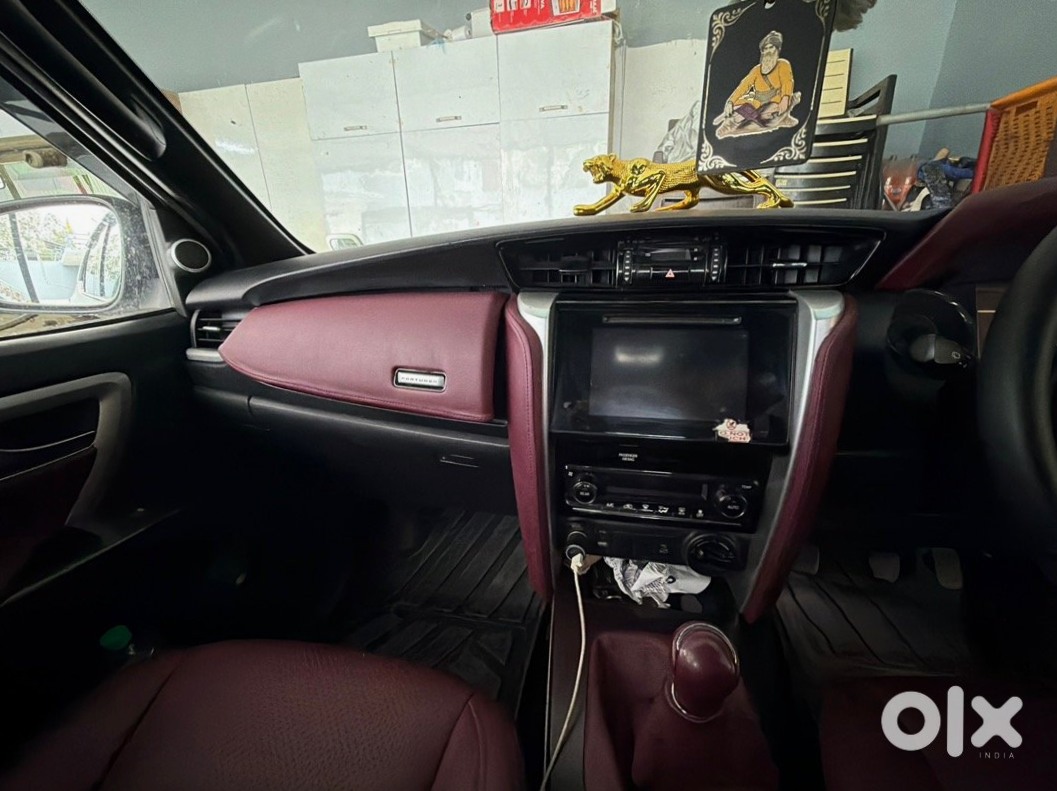 Toyota Fortuner - Premium Suv