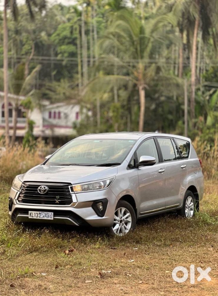 2025 Toyota Innova Crysta - Like New