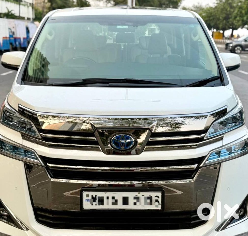 Toyota Vellfire 2021 - Premium Family Mpv