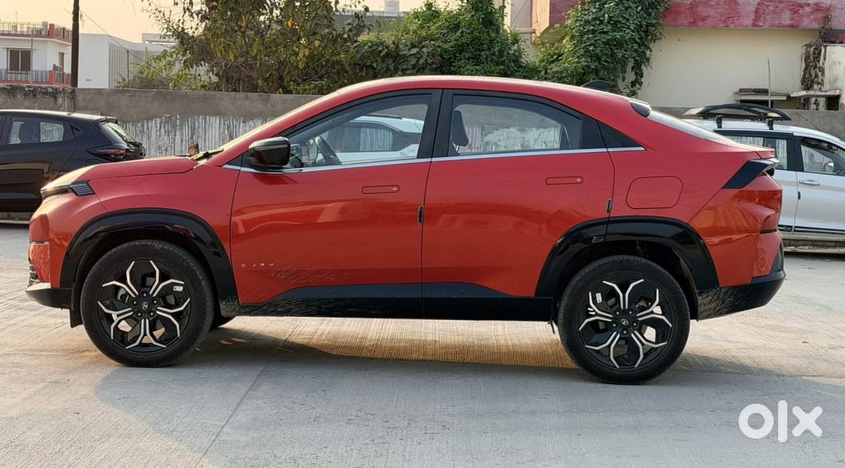 2025 Tata Curvv - Diesel Manual