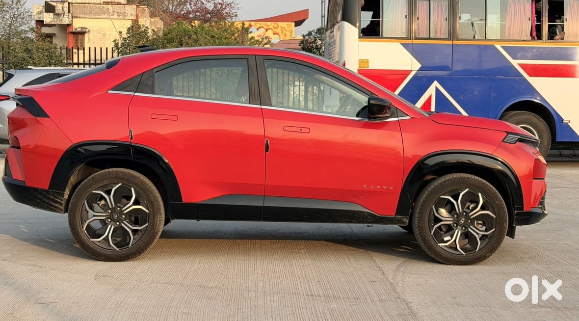 2025 Tata Curvv - Diesel Manual