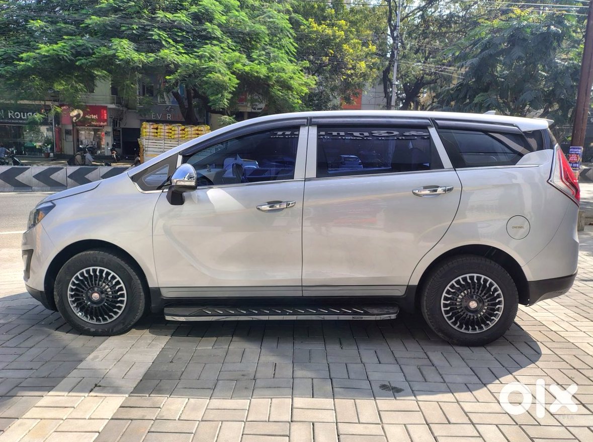 Mahindra Marazzo 2016 Petrol Manual