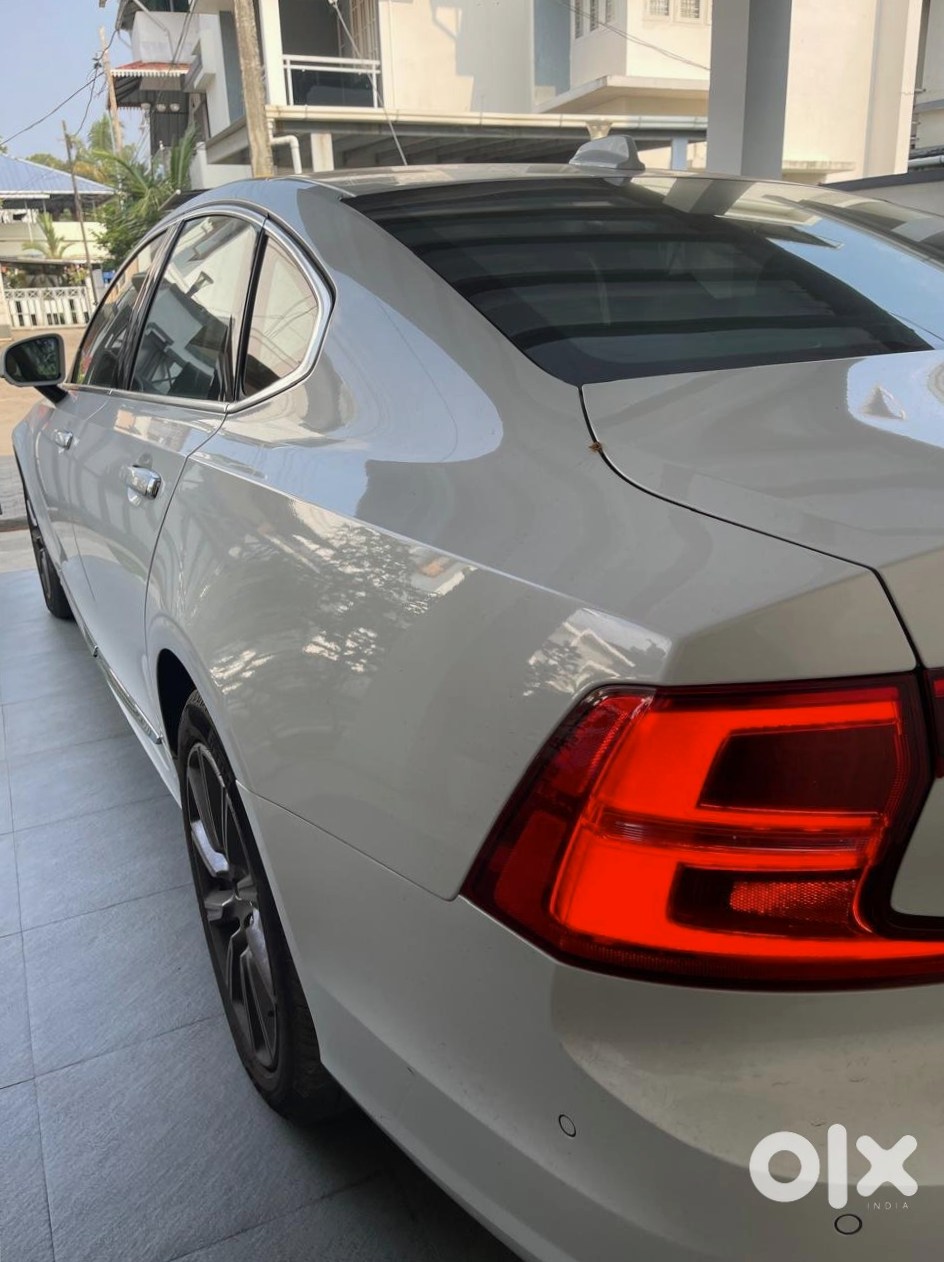 2017 Volvo S90 Luxury Sedan