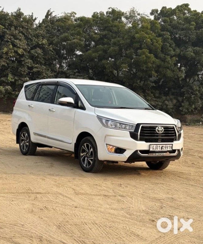 2025 Toyota Innova Crysta - New