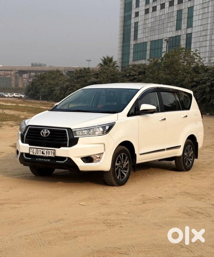2025 Toyota Innova Crysta - New