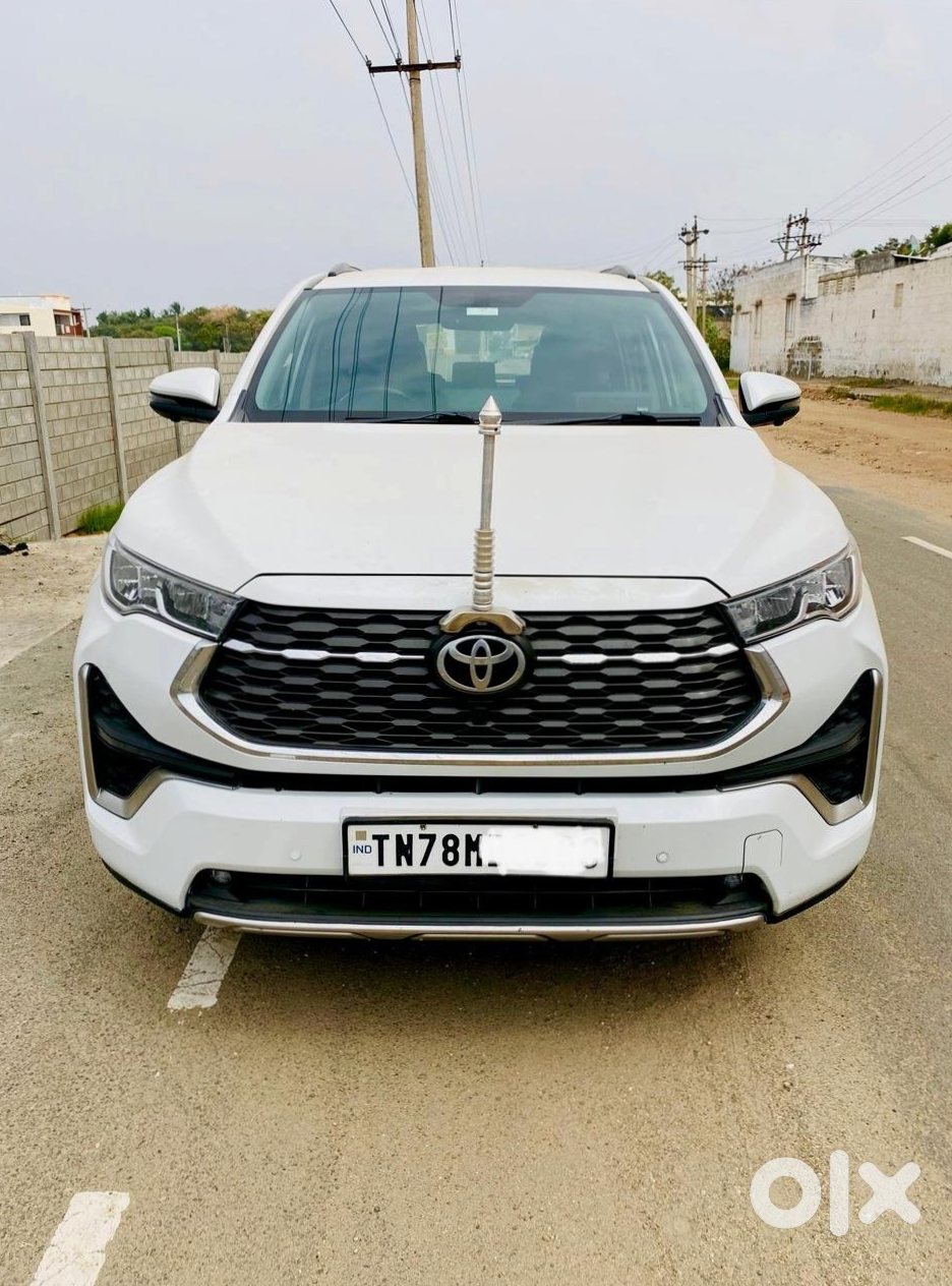 Toyota Innova Hycross 2023