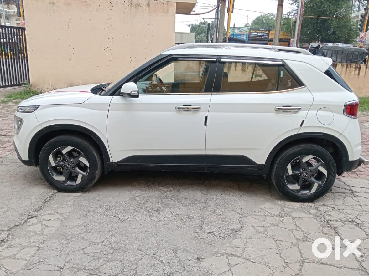 Venue 2025 Brand New Condition