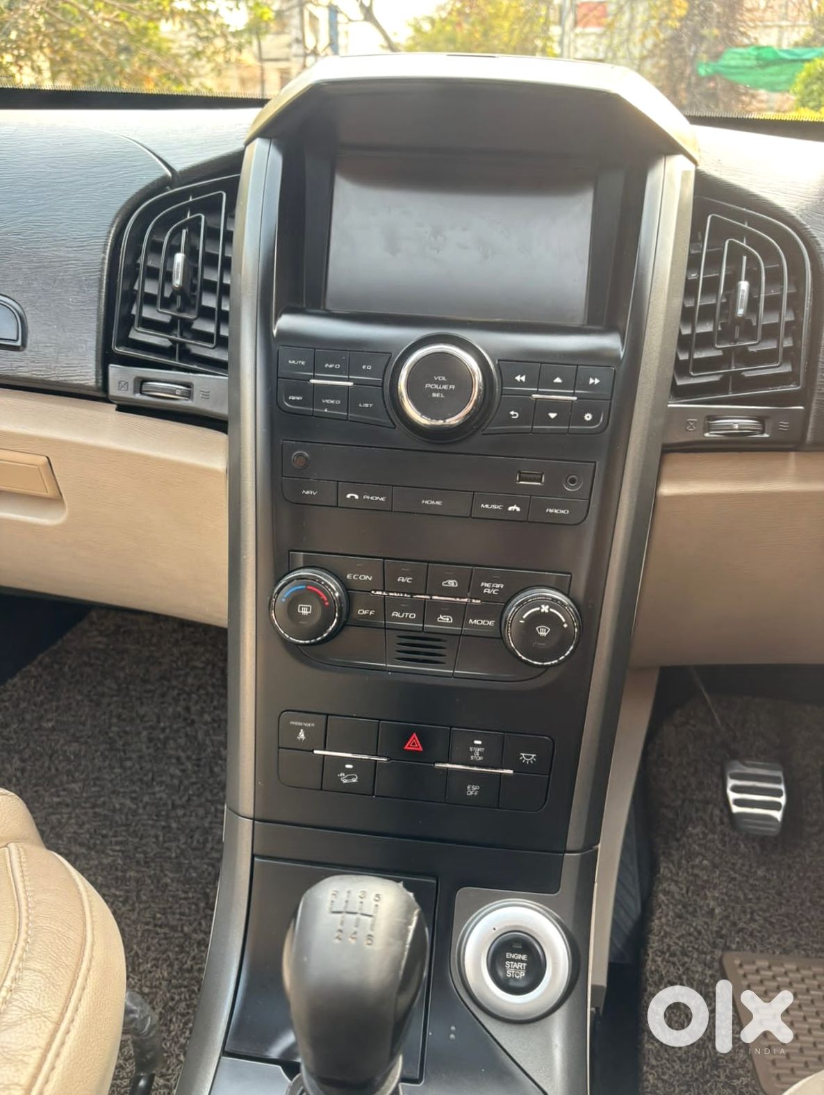 2018 Mahindra Xuv500 - Gaadi Theek Hai