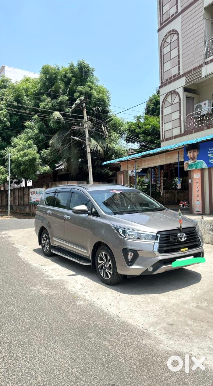 2023 Toyota Innova Crysta