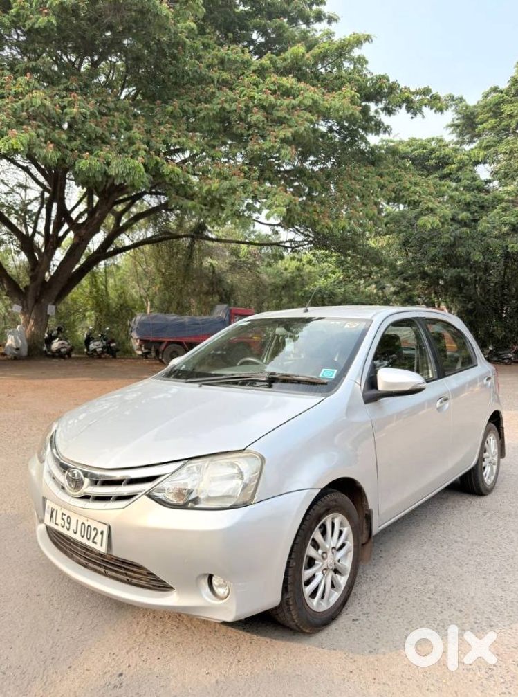 Toyota Etios Liva 2017 - Company Service