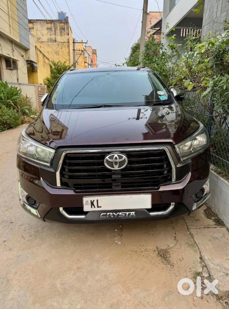 Toyota Innova Crysta 2022 - Barely Driven