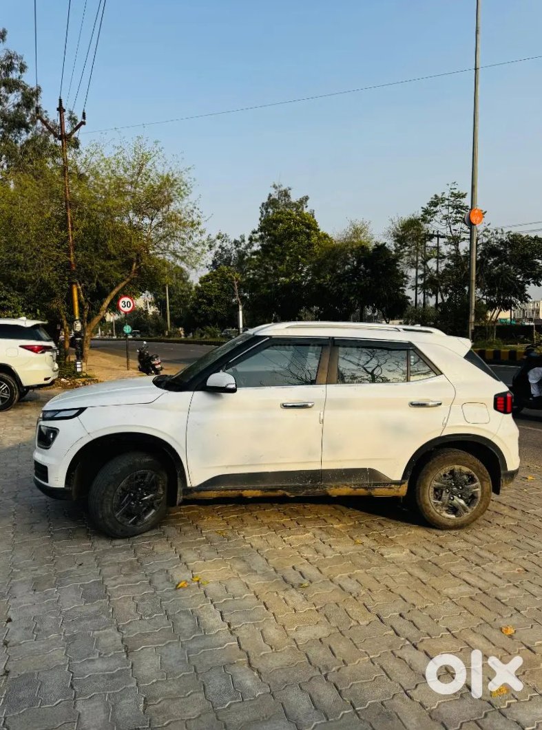 Urgent: 2018 Hyundai Venue Diesel