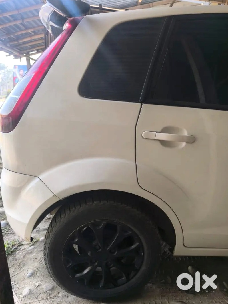 Ford Figo 2021 - Shifting Abroad, Must Sell