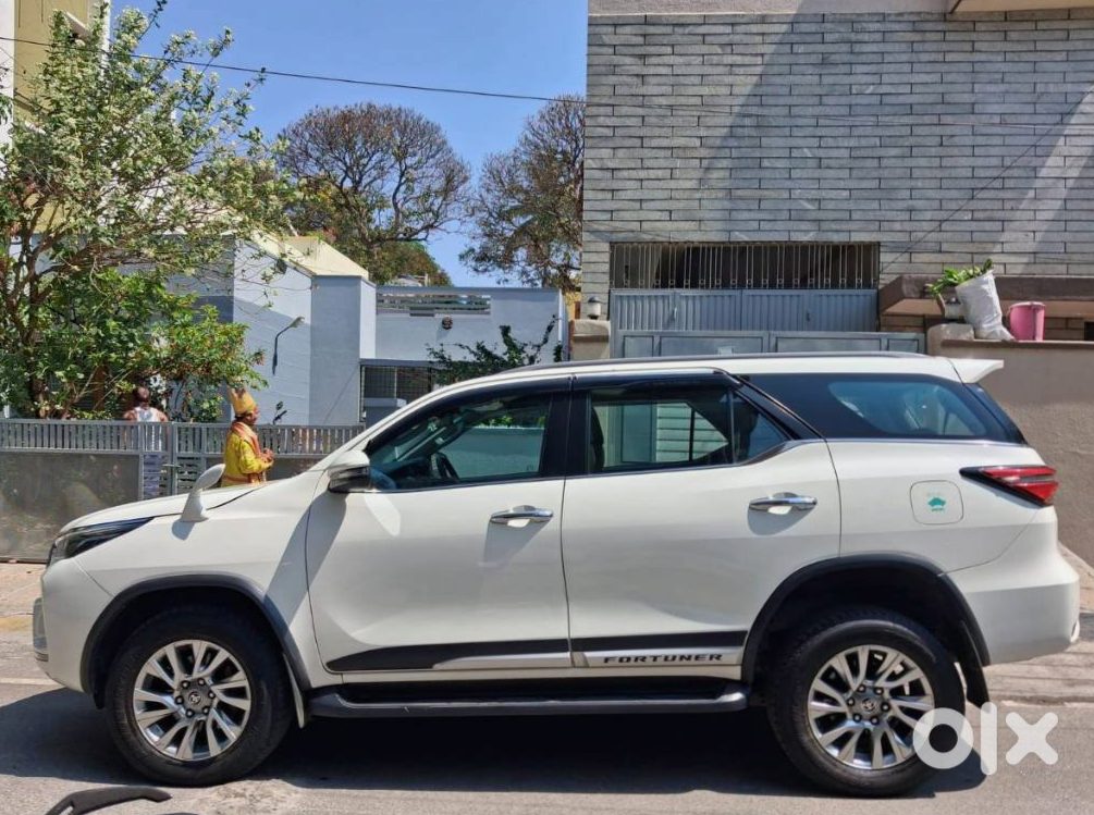 2023 Toyota Fortuner - Premium Suv