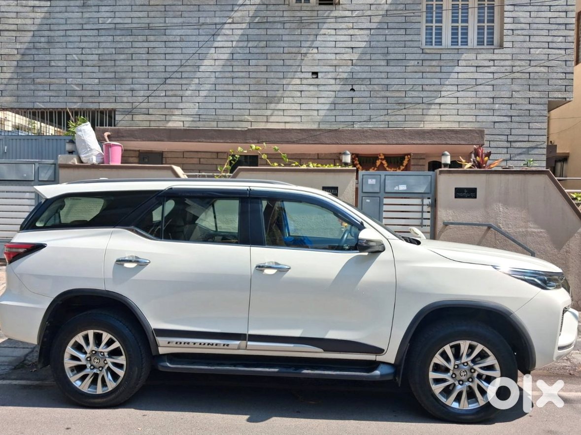 2023 Toyota Fortuner - Premium Suv