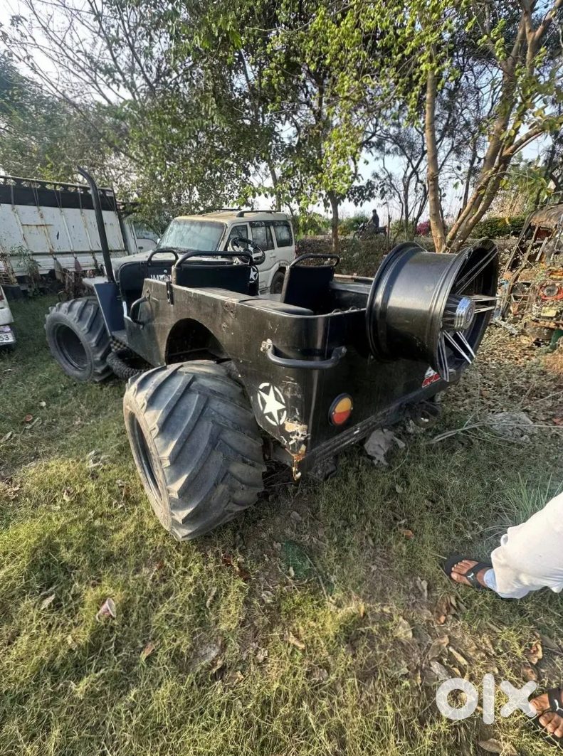 2016 Mahindra Jeep Petrol Automatic