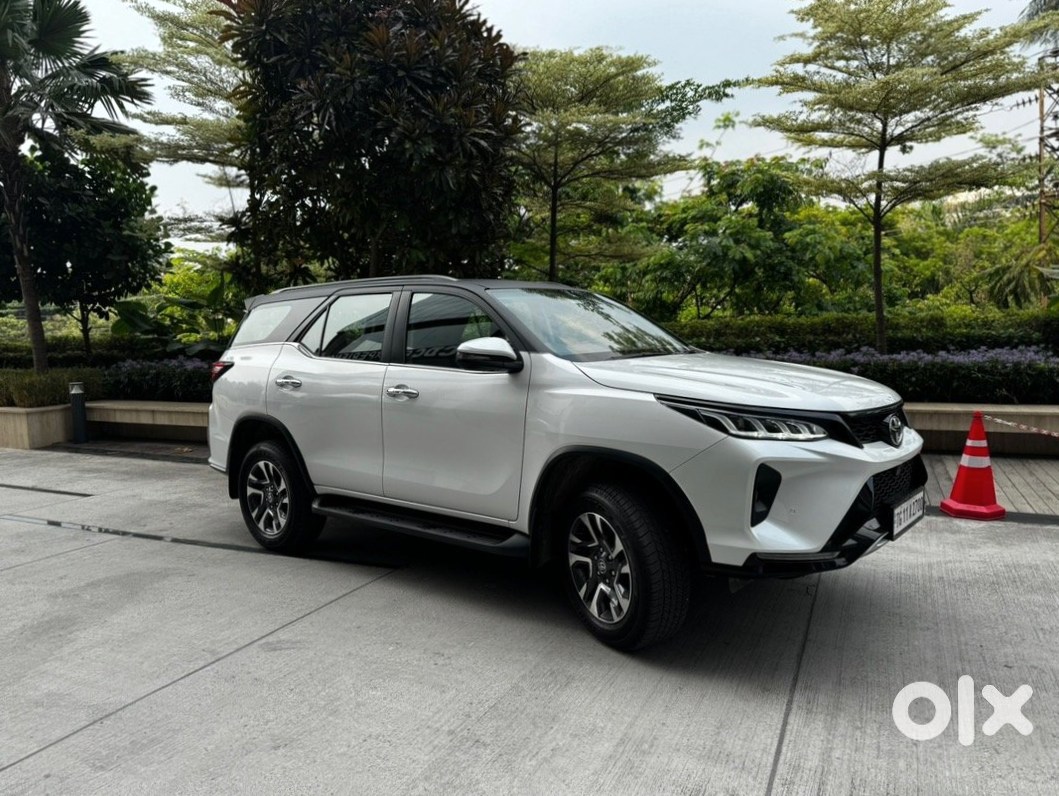 2015 Toyota Fortuner Legender - Family Car