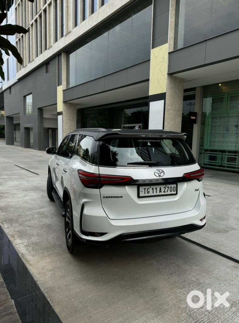 2015 Toyota Fortuner Legender - Family Car