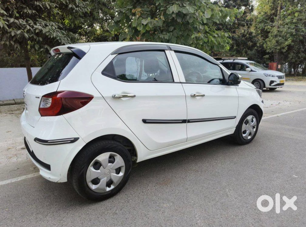 Urgent: Selling 2025 Tata Tiago