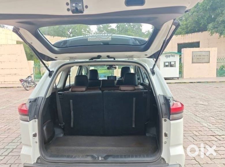 Innova Hycross Diesel 2023