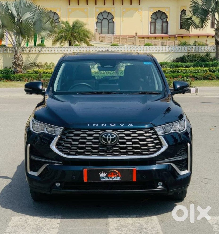 Toyota Innova Hycross 2023