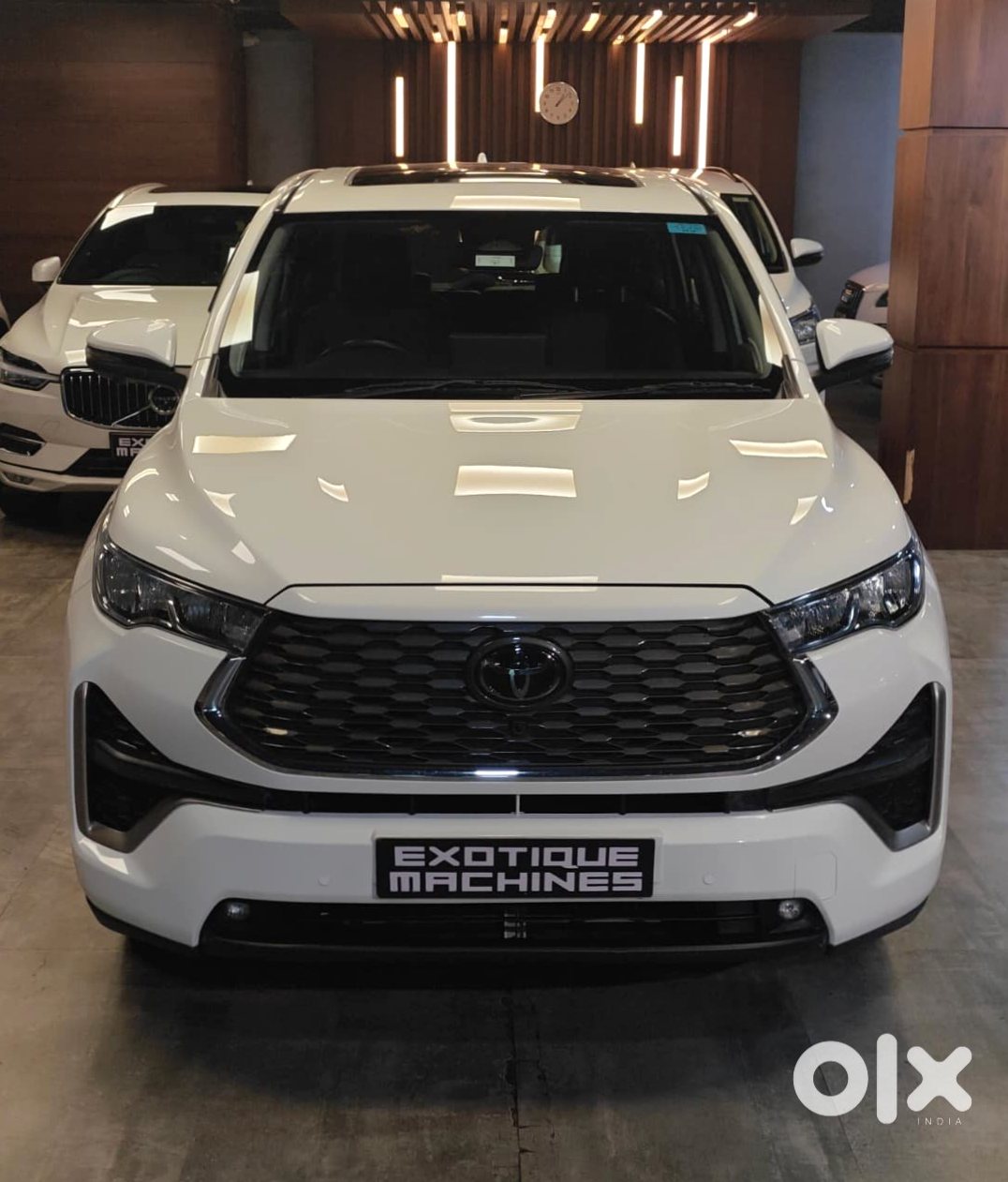 Toyota Innova Hycross 2023