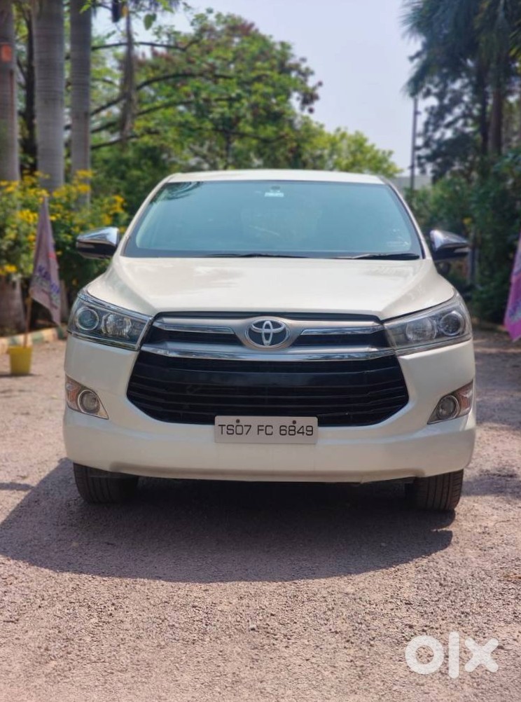 Toyota Innova Crysta Petrol Automatic 2013