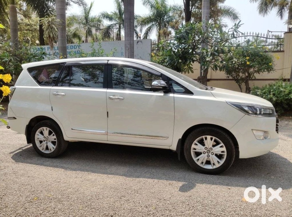 Toyota Innova Crysta Petrol Automatic 2013