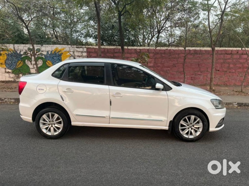 Volkswagen Ameo Petrol 2016