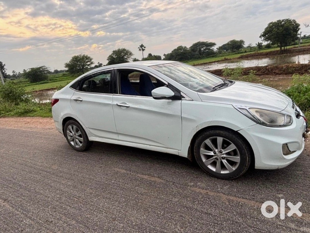Hyundai Verna Electric 2012