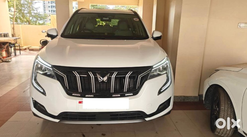 2023 Mahindra Xuv700 | Diesel Manual | Low Km