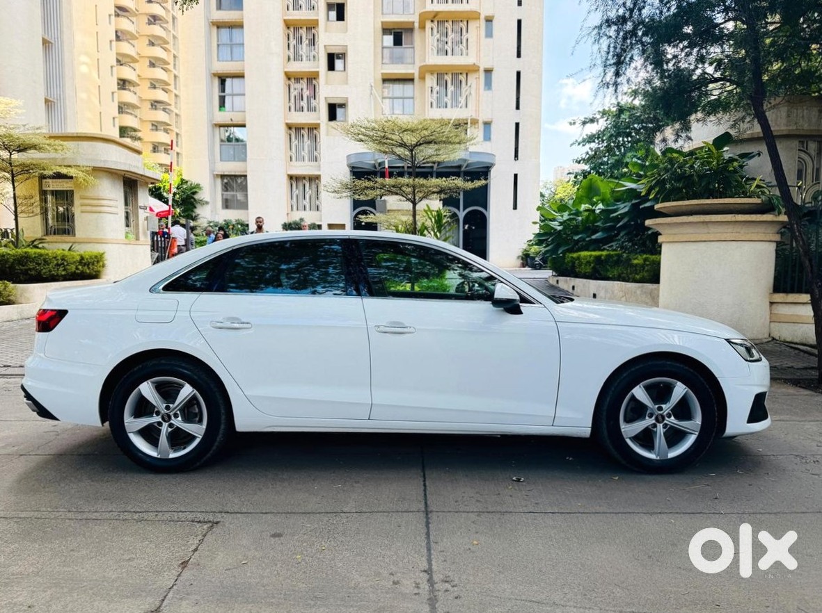 Audi A4 2018 Luxury Car